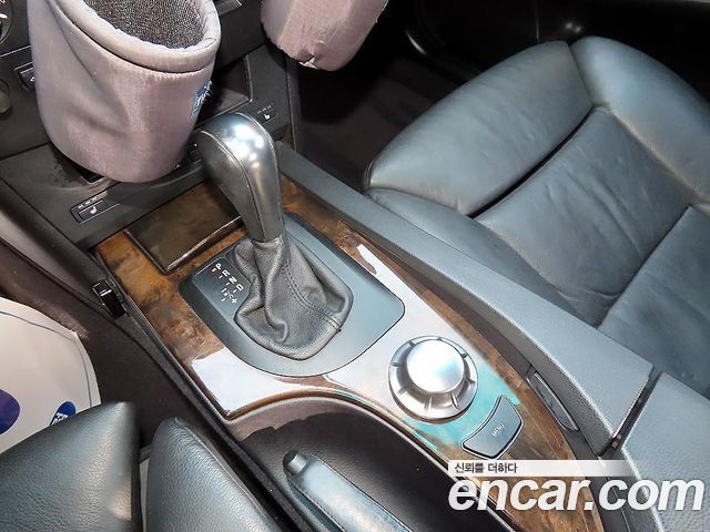 BMW 5-Series 2004 — photo 10