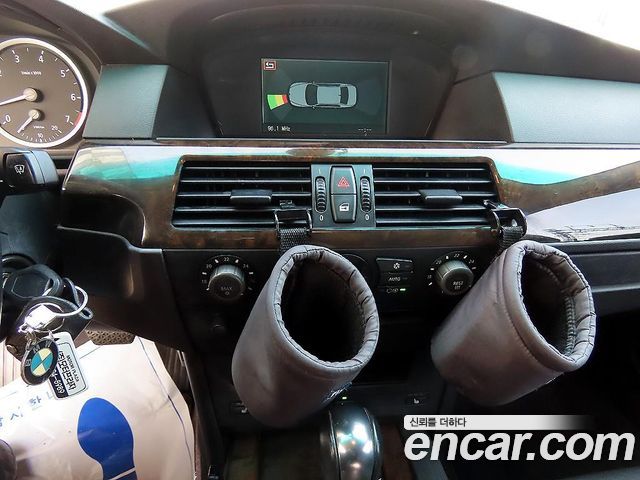 BMW 5-Series 2004 — photo 13