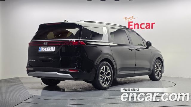 Kia Canival 2021 — photo 2