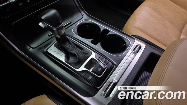 Kia Canival 2021 — photo 9