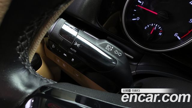 Kia Canival 2021 — photo 18