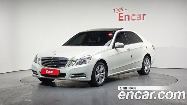 Mercedes-Benz E-Class 2012 — photo 1