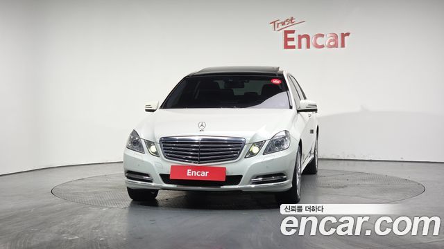 Mercedes-Benz E-Class 2012 — photo 3