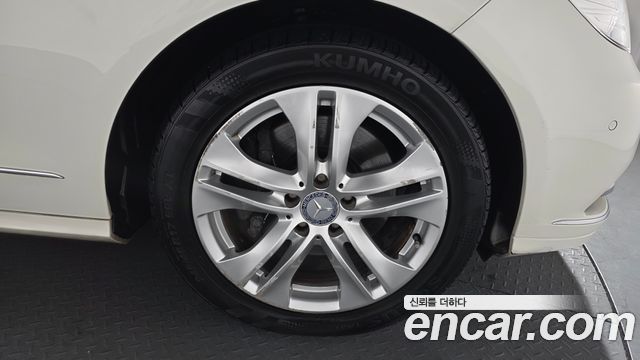 Mercedes-Benz E-Class 2012 — photo 5
