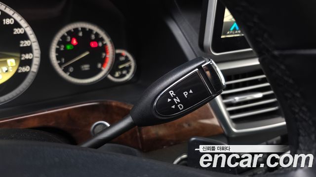 Mercedes-Benz E-Class 2012 — photo 9