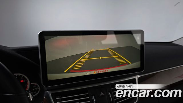 Mercedes-Benz E-Class 2012 — photo 16
