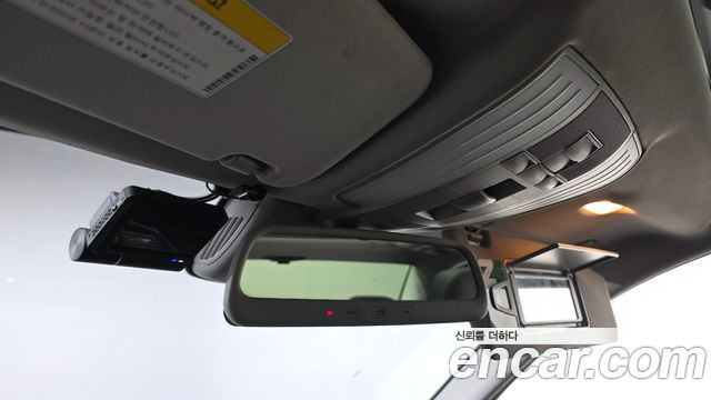 Mercedes-Benz E-Class 2012 — photo 18