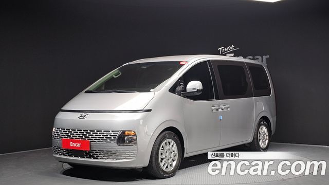 Hyundai Staria 2024 — photo 1