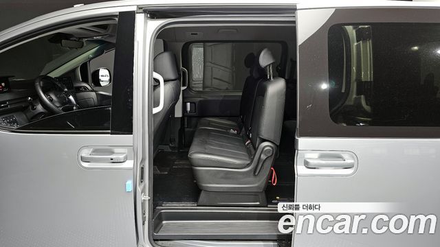 Hyundai Staria 2024 — photo 11