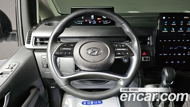 Hyundai Staria 2024 — photo 16