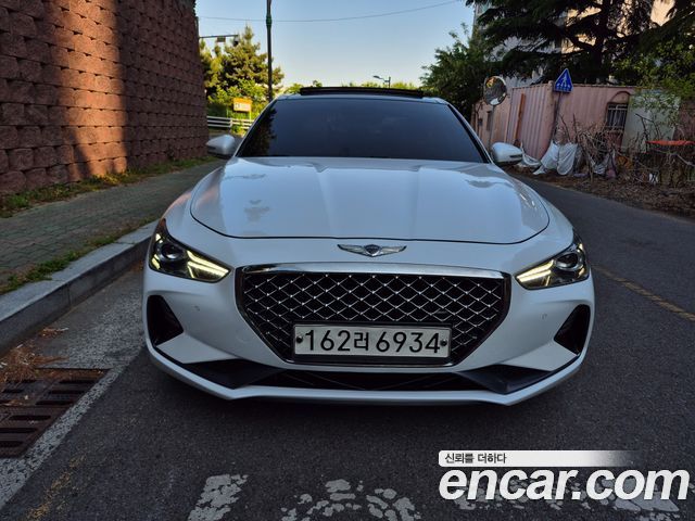 Genesis G70 2018 — photo 1
