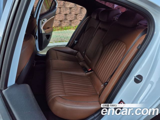 Genesis G70 2018 — photo 18