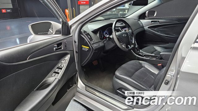 Hyundai Sonata 2012 — photo 11