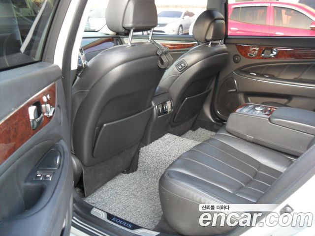 Hyundai Equus 2010 — photo 9