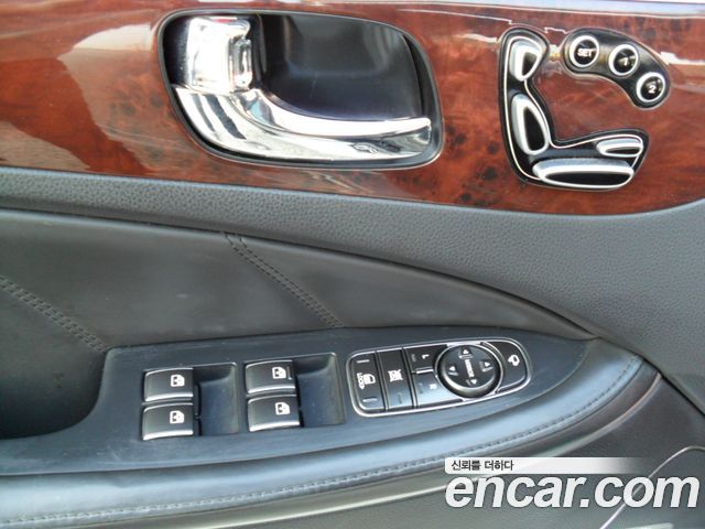 Hyundai Equus 2010 — photo 14