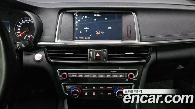 Kia K5 2016 — photo 12