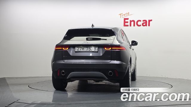 Jaguar E-PACE 2018 — photo 4