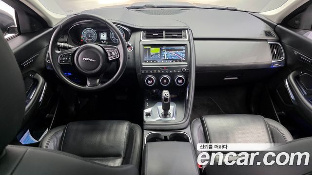 Jaguar E-PACE 2018 — photo 7