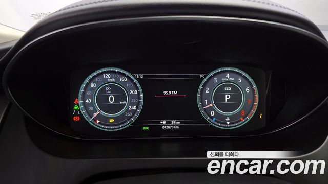 Jaguar E-PACE 2018 — photo 8