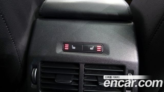Jaguar E-PACE 2018 — photo 18