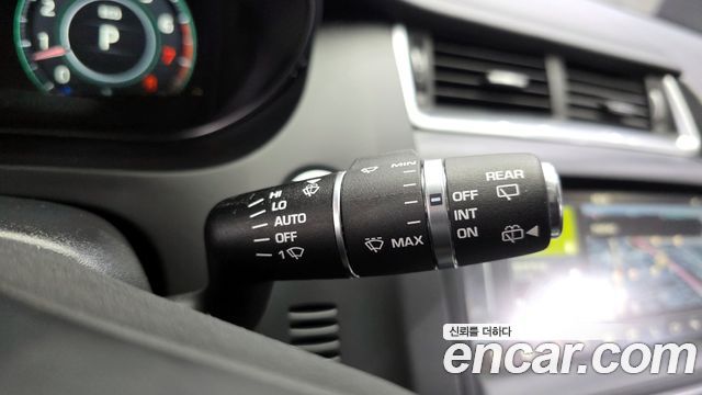 Jaguar E-PACE 2018 — photo 19