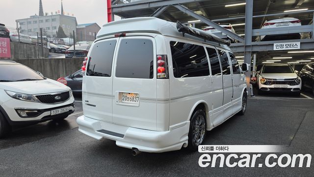 Chevrolet Express Van 2010 — photo 2