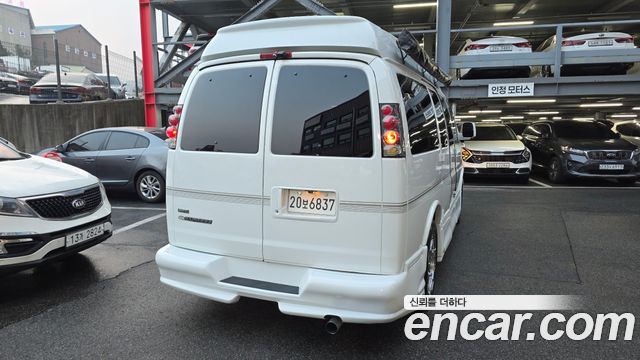 Chevrolet Express Van 2010 — photo 4