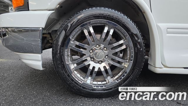 Chevrolet Express Van 2010 — photo 5