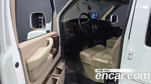 Chevrolet Express Van 2010 — photo 10