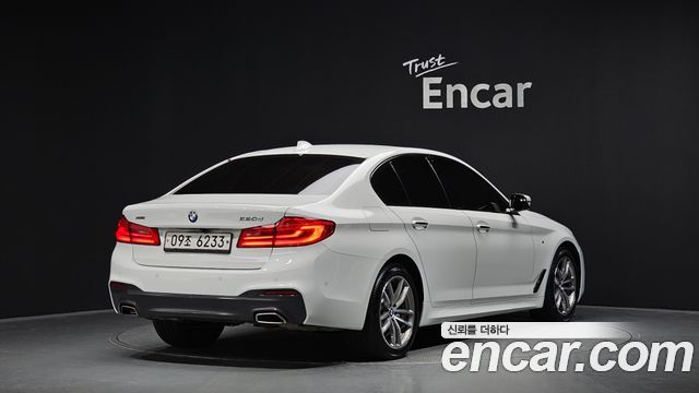 BMW 5-Series 2017 — photo 2