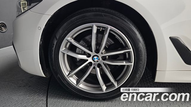 BMW 5-Series 2017 — photo 5