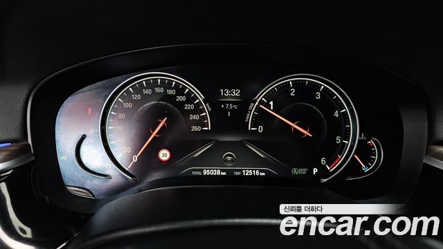 BMW 5-Series 2017 — photo 8