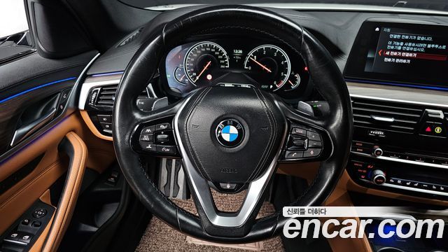 BMW 5-Series 2017 — photo 13