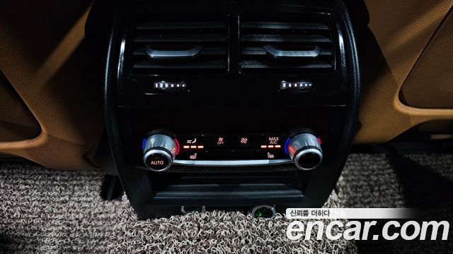 BMW 5-Series 2017 — photo 19