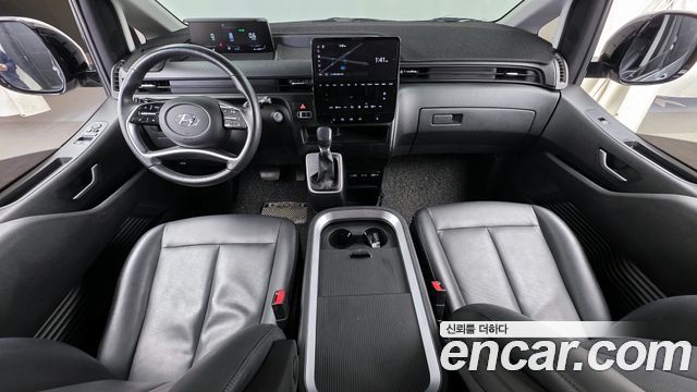 Hyundai Staria 2023 — photo 7