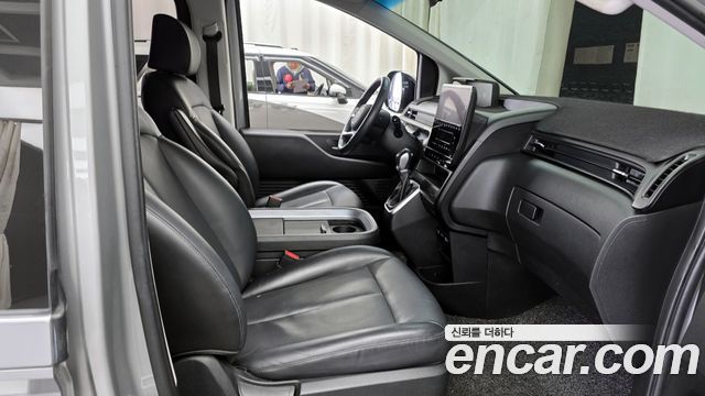 Hyundai Staria 2023 — photo 11