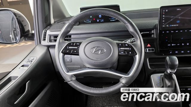 Hyundai Staria 2023 — photo 13