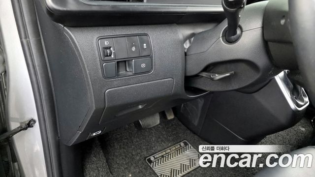 Hyundai Staria 2023 — photo 18
