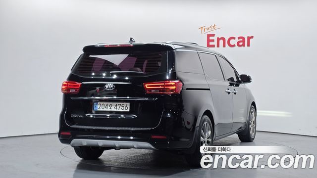 Kia Canival 2019 — photo 2