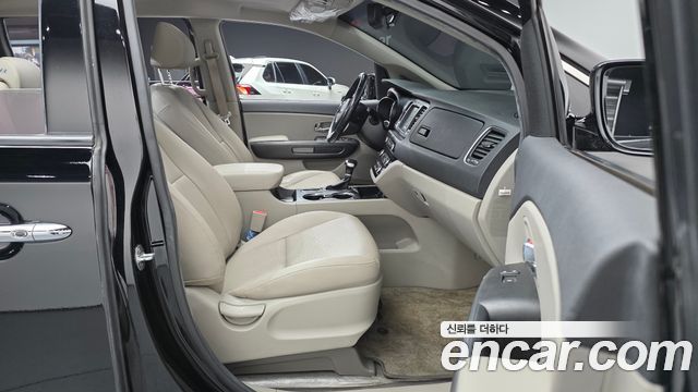 Kia Canival 2019 — photo 10
