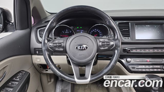 Kia Canival 2019 — photo 13