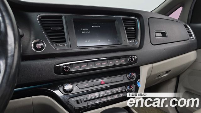Kia Canival 2019 — photo 14