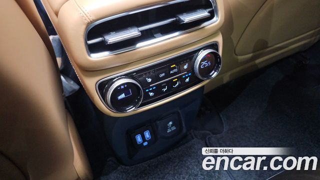 Genesis GV80 2023 — photo 18