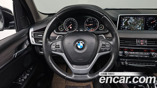 BMW X5 2017 — photo 13