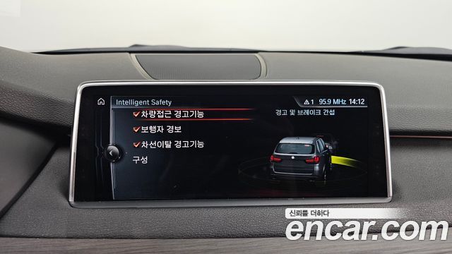 BMW X5 2017 — photo 16