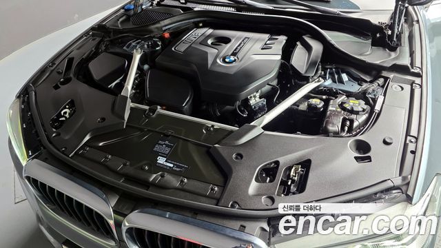 BMW 5-Series 2018 — photo 6