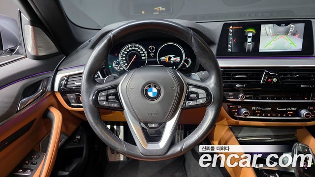 BMW 5-Series 2018 — photo 13