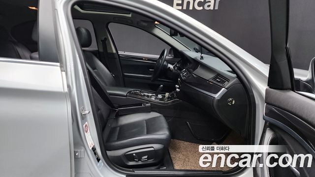 BMW 5-Series 2014 — photo 11