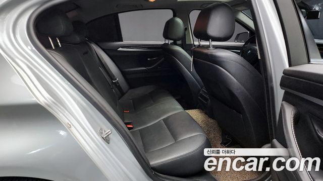 BMW 5-Series 2014 — photo 12
