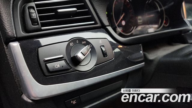 BMW 5-Series 2014 — photo 16